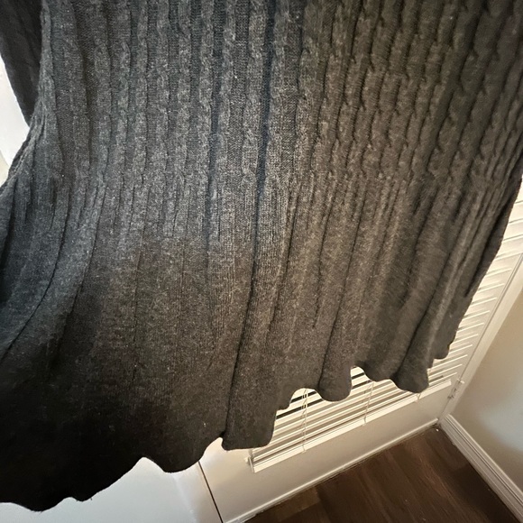 Wild Rose Sport. Gray Knit Three Quarter Length Dress size Medium - Picture 4 of 5